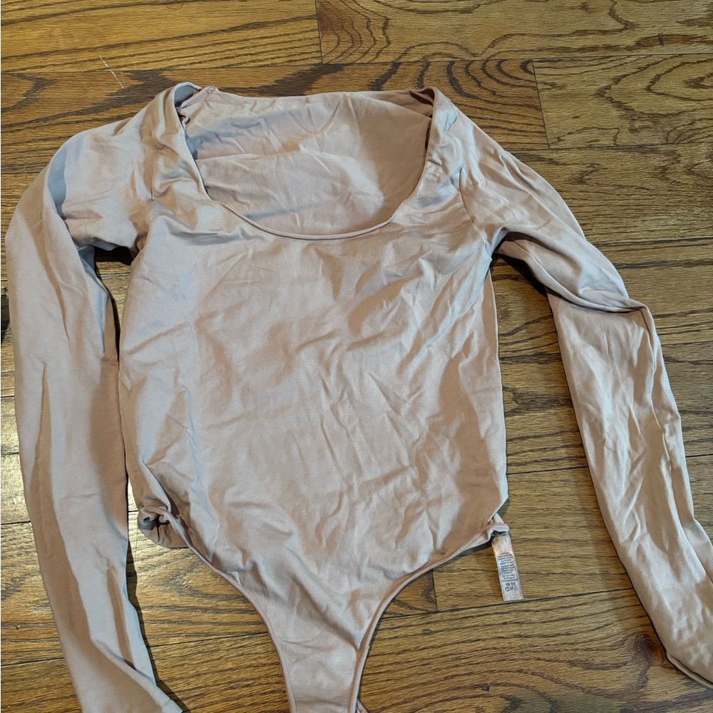 Skims Essential Long Sleeve Bodysuit